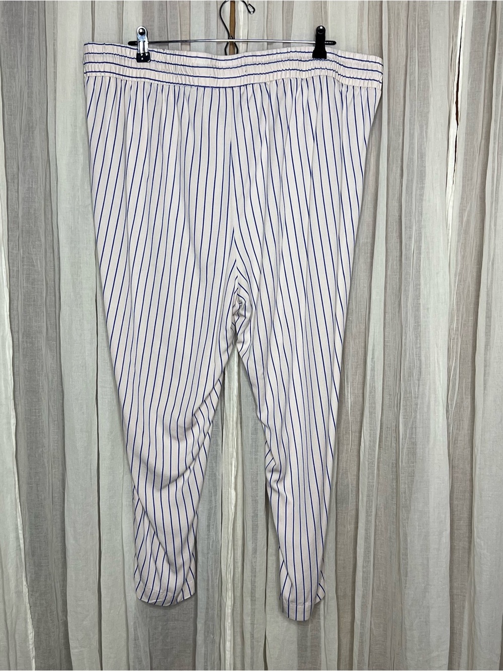 Torrid Striped High Rise Tapered Challis Pants - Picture 4 of 5